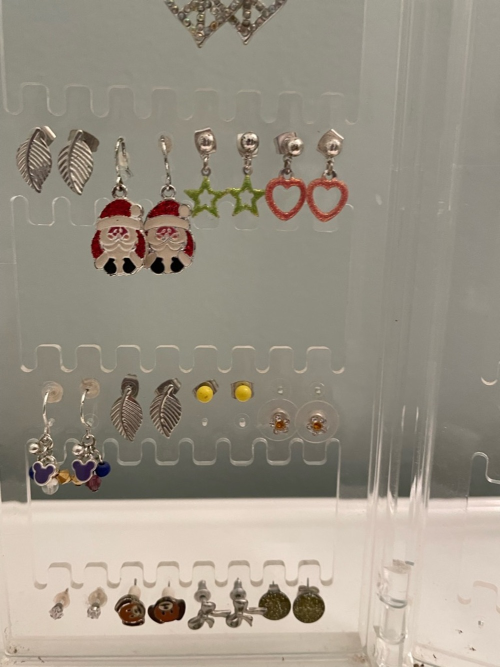 20 pairs children earrings & clear Acrylic Organizer, Multiple Transparent - Picture 5 of 11